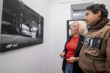 Inauguraron en Ushuaia la muestra de fotos de Malvinas rescatadas del archivo de Télam