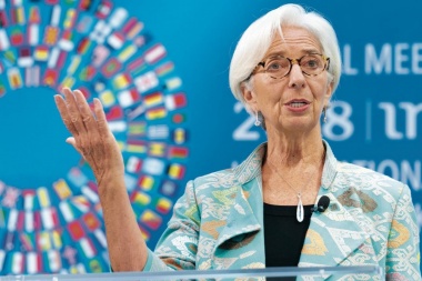 El FMI recomendó aumentar la edad jubilatoria y bajar el pago de haberes