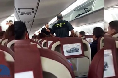 Agresión racista en un avión: "No quiero negras a mi lado"