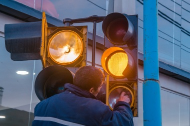 Mantenimiento y reparación de semáforos