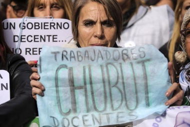 Paro nacional docente tras la agresión a maestros en Chubut
