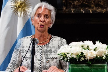 Lagarde anunció el nuevo acuerdo: Más desembolso a cambio de un brutal ajuste