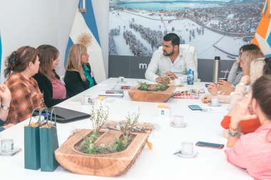 Vuoto se reunió con la Asociación de Mujeres Emprendedoras