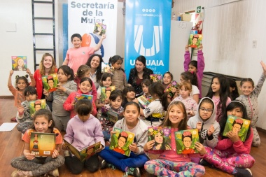 La Secretaría de la Mujer participó de la colonia del barrio Los Morros con el espacio de lectura para infancias libres
