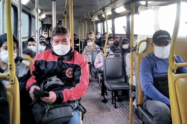 Tomarán "medidas complementarias" para que el transporte público circule con las ventanillas abiertas