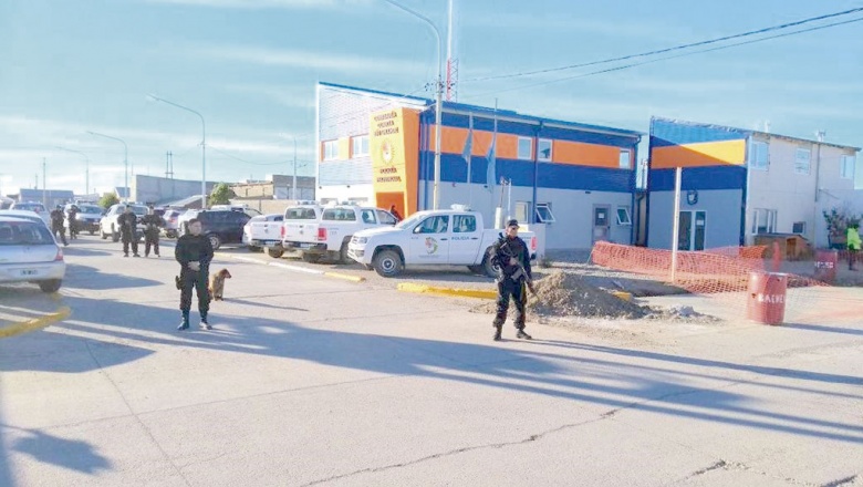 Policía detuvo a tres personas tras pelea familiar .