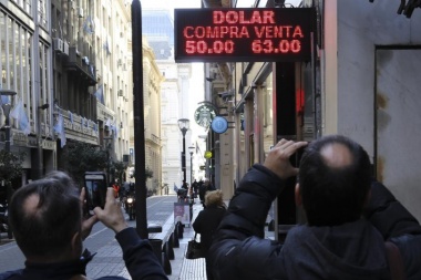 El dólar vuelve a subir tras los anuncios de Macri