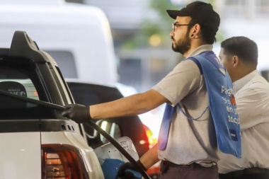 Combustibles: extienden un mes más el congelamiento