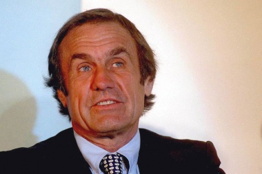Muerte de Carlos Reutemann: Senadores interrumpieron un plenario para rendir un minuto de silencio
