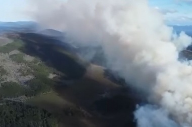 El fuego en la reserva natural de Tolhuin avanza sin que pueda ser controlado