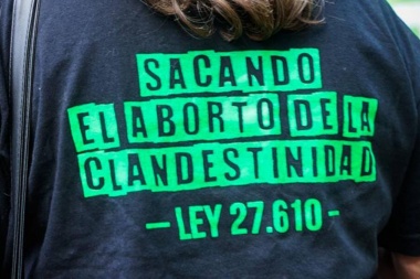 La marea verde fortalece el debate por el aborto en países donde aún se criminaliza