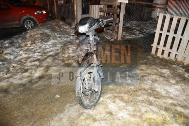 Joven con moto robada es entregado a la policía por su madre