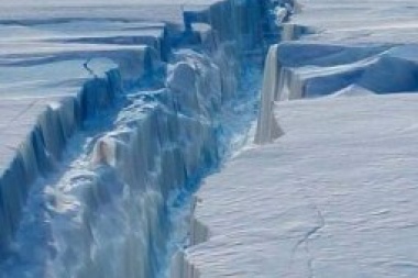 Por primera vez se detectó agua tibia bajo un glaciar de la Antártida