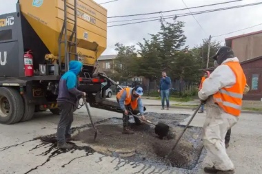 Habrá cuadrillas de bacheo y pavimentación en cruces de calles