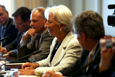 La receta laboral del FMI: facilitar despidos, limitar convenios y subir Ganancias