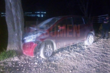 Cuatro jóvenes  heridas tras colisionar contra un árbol