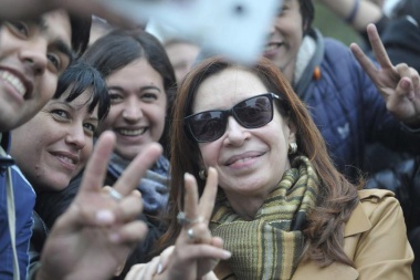 Cristina Kirchner, primera entre los jóvenes