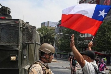 Chile en llamas: Piñera dio marcha atrás con los aumentos, pero las calles siguen al rojo