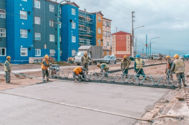 Ya se encuentran hormigonados los primeros 500 metros de Hipolito Yrigoyen