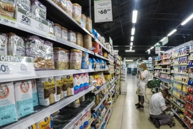 Acuerdo con supermercadistas para retrotraer precios al 10 de marzo