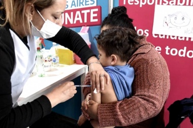 El Gobierno apunta a la vacunación completa de niños y jóvenes