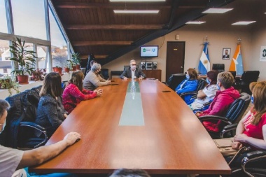 La Municipalidad agradeció al personal de salud y en especial a enfermeros y enfermeras en su día.