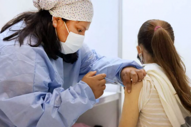 Alberto Fernández lanza la campaña de vacunación para la presencialidad plena en escuelas