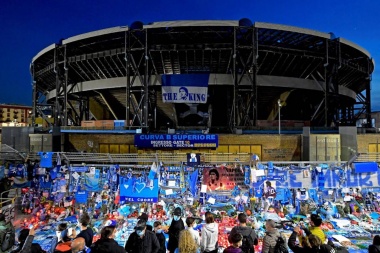 Diego Armando Maradona, el nuevo nombre del estadio del Napoli