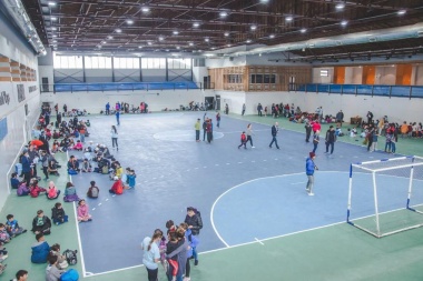 Más de 500 niños y niñas pasan sus vacaciones en el Instituto Municipal de Deportes