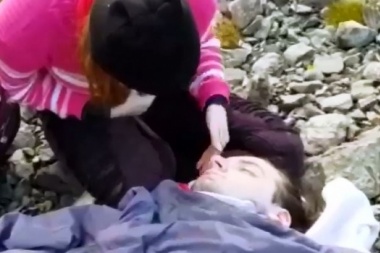 Turista es auxiliado al quedar inconsciente tras una caída en el glaciar El Martial.