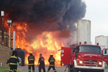 Bomberos Voluntarios en estado de alerta.