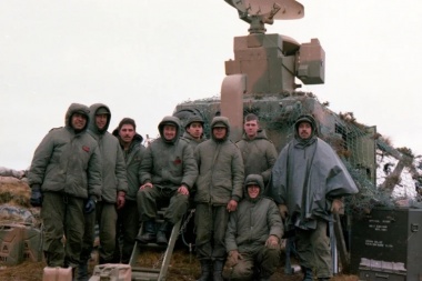 La Artillería Antiaérea en Malvinas: estallidos ensordecedores, Sea Harriers en llamas y héroes caídos