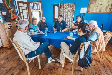 Municipales Centro de Ex Combatientes de Ushuaia y el secretario de Malvinas avanzan en líneas de trabajo