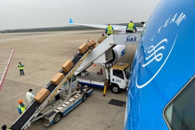 El avión de Aerolíneas ya vuela de regreso a la Argentina