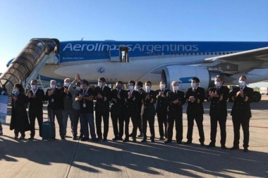 Ya está en la Argentina el primer avión de Aerolíneas que trajo insumos médicos desde China