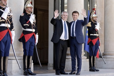 Fernández al reunirse con Macron: "El mundo precisa más proteínas, no más misiles"