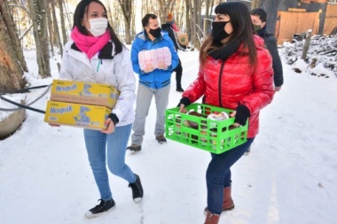 La Municipalidad de Ushuaia y la legisladora Victoria Vuoto entregaron alimentos donados  a comedores de  la ciudad