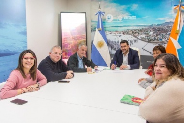 Vuoto firmó convenio con Nación para construir una plaza en el Centro de Infancia de Ushuaia