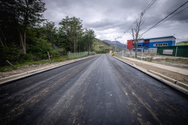 Comenzó el asfaltado en un sector del barrio Andorra