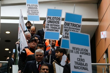 No hubo acuerdo y los pilotos ratificaron el paro de Aerolíneas Argentinas y Austral para el fin de semana