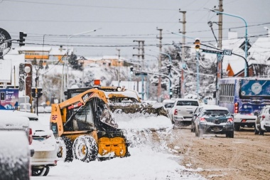 Ushuaia: Intensas tareas de limpieza en las calles, por las nevadas