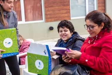 420 nuevas bibliotecas llegaron a hogares de Ushuaia a través de la Municipalidad y el programa PROCREAR