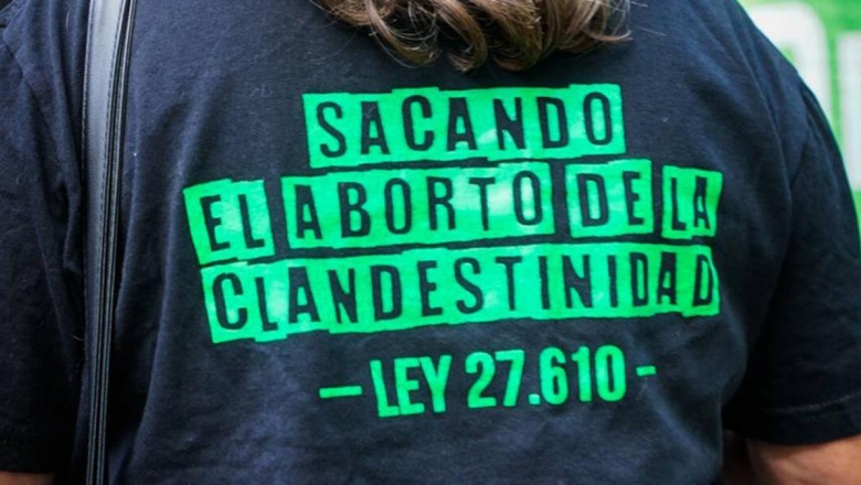 La marea verde fortalece el debate por el aborto en países donde aún se criminaliza