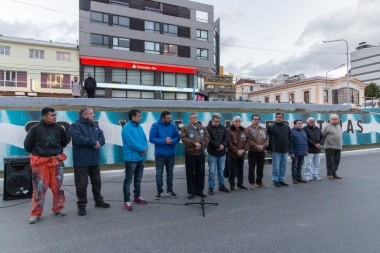 La Municipalidad reinagurò junto a los veteranos el mural de la soberanìa