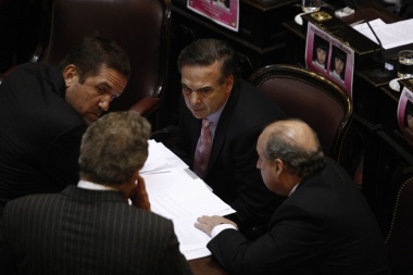Tarifas: el PJ ya tiene los votos en el Senado para aprobar la ley
