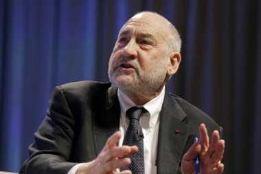 Joseph Stiglitz: "Macri pidió prestado demasiado, apostó en grande y apostó mal"