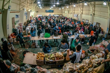 Feria de precios populares en el Bahía Golondrina