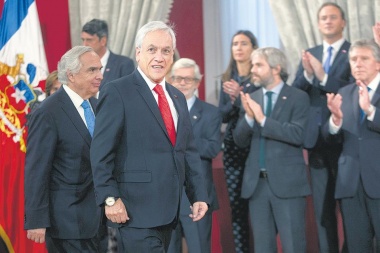 Piñera renovó su gabinete en medio de nuevas manifestaciones