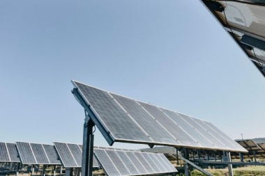 YPF construye en San Juan, con una inversión de US$ 93 millones, el parque solar mas grande del país