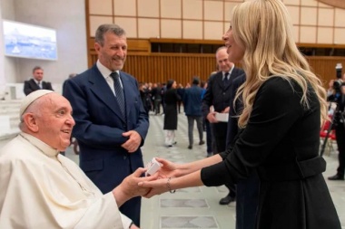 El Papa Francisco recibió a Fabiola Yáñez en el Vaticano